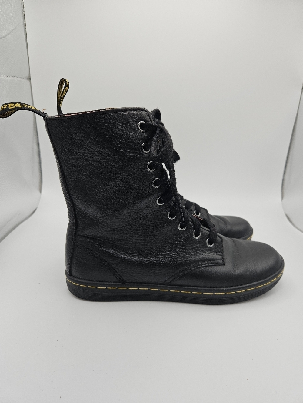 Doc Martens black leather Stratford 9-eye fold down boots size 6